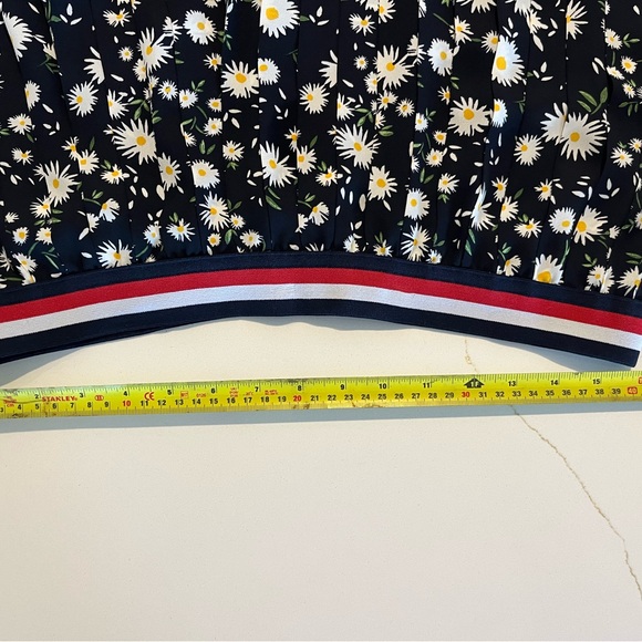 Tommy Hilfiger skirt. Size 14. - Picture 5 of 6